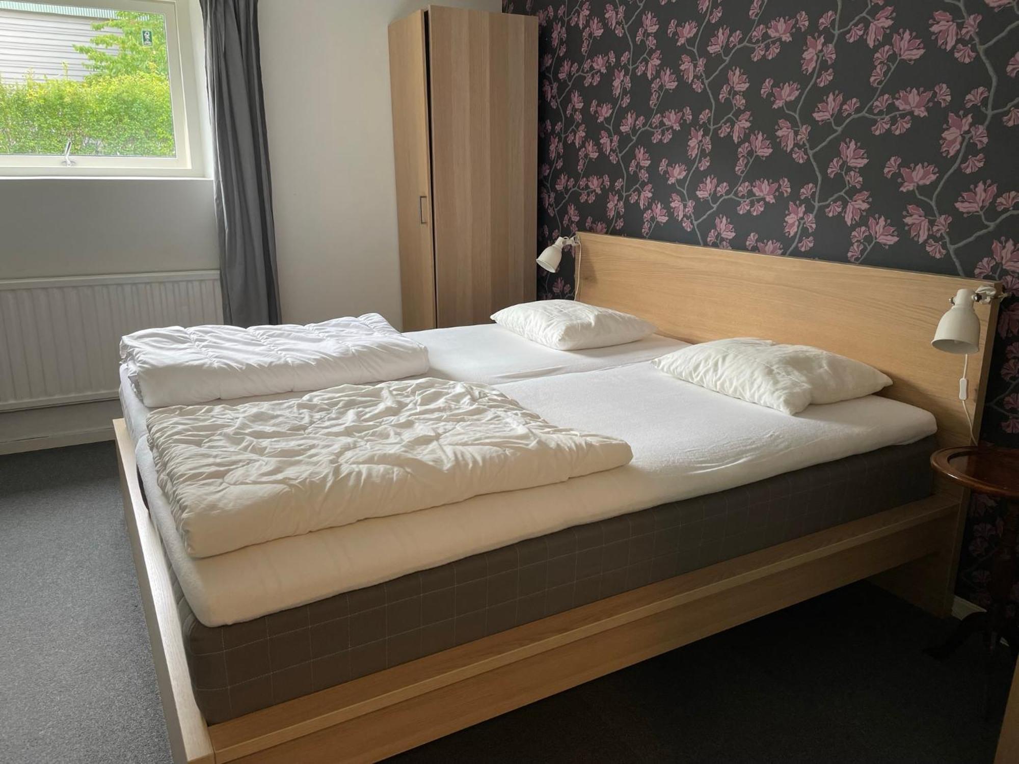 Kustnaera Vandrarhem Hamburgsund Zimmer foto