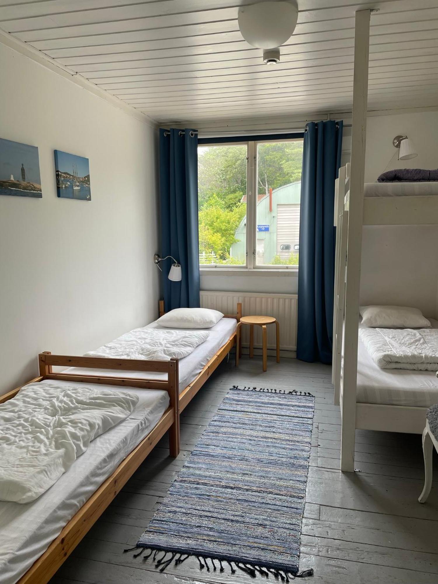 Kustnaera Vandrarhem Hamburgsund Zimmer foto