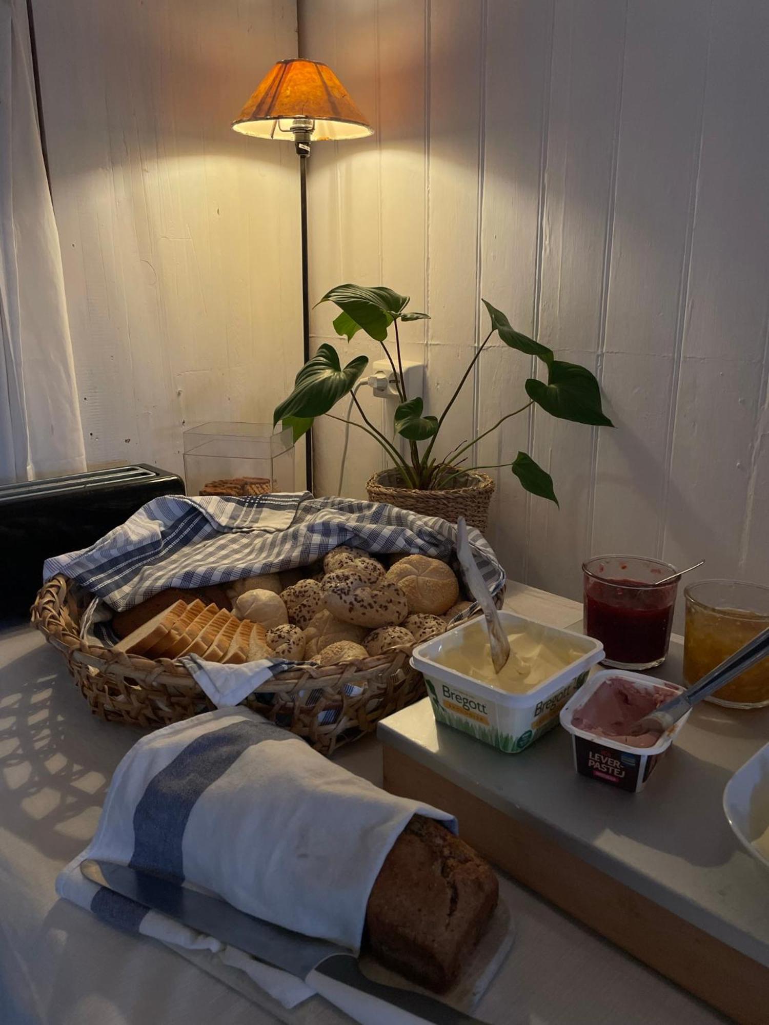Kustnaera Vandrarhem Hamburgsund Exterior foto