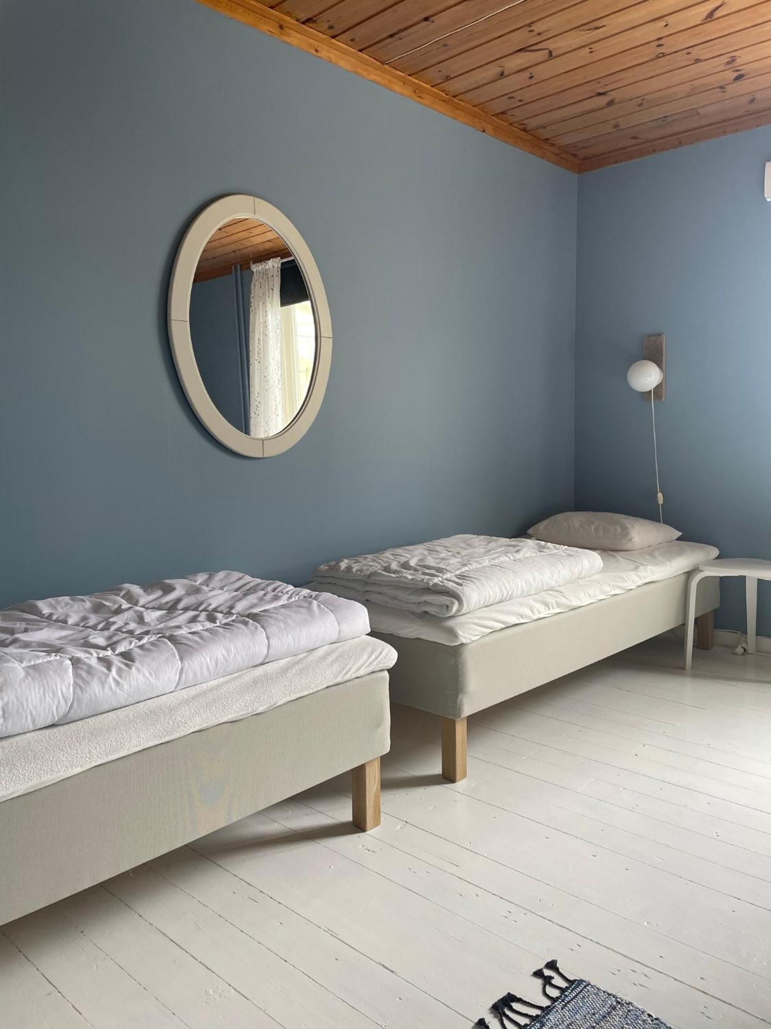 Kustnaera Vandrarhem Hamburgsund Zimmer foto