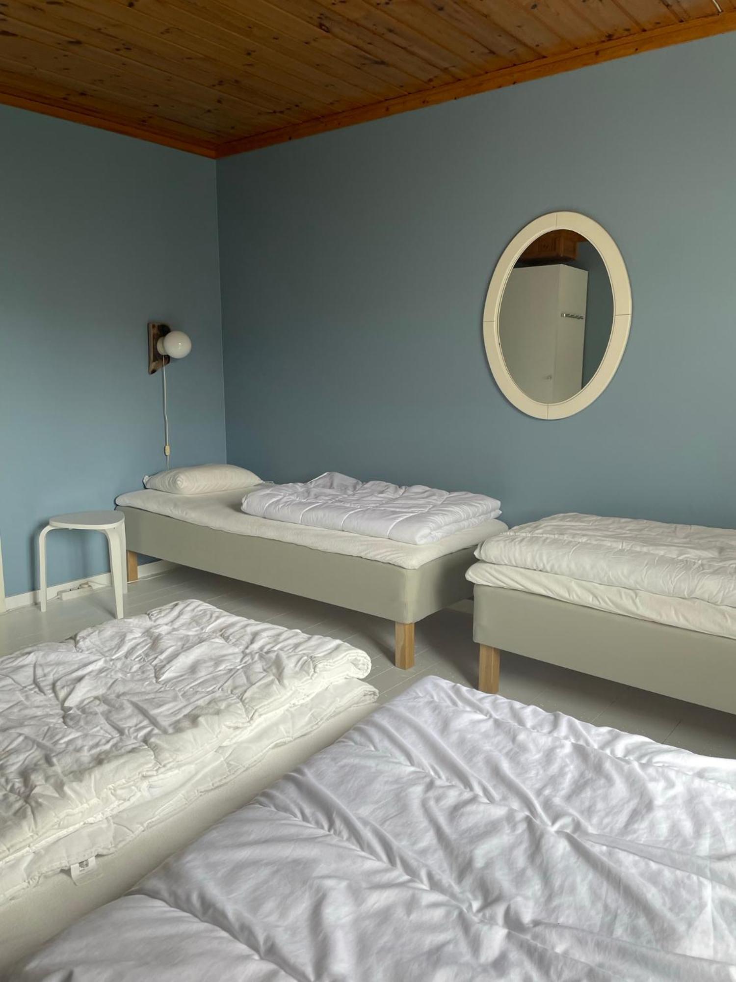 Kustnaera Vandrarhem Hamburgsund Zimmer foto