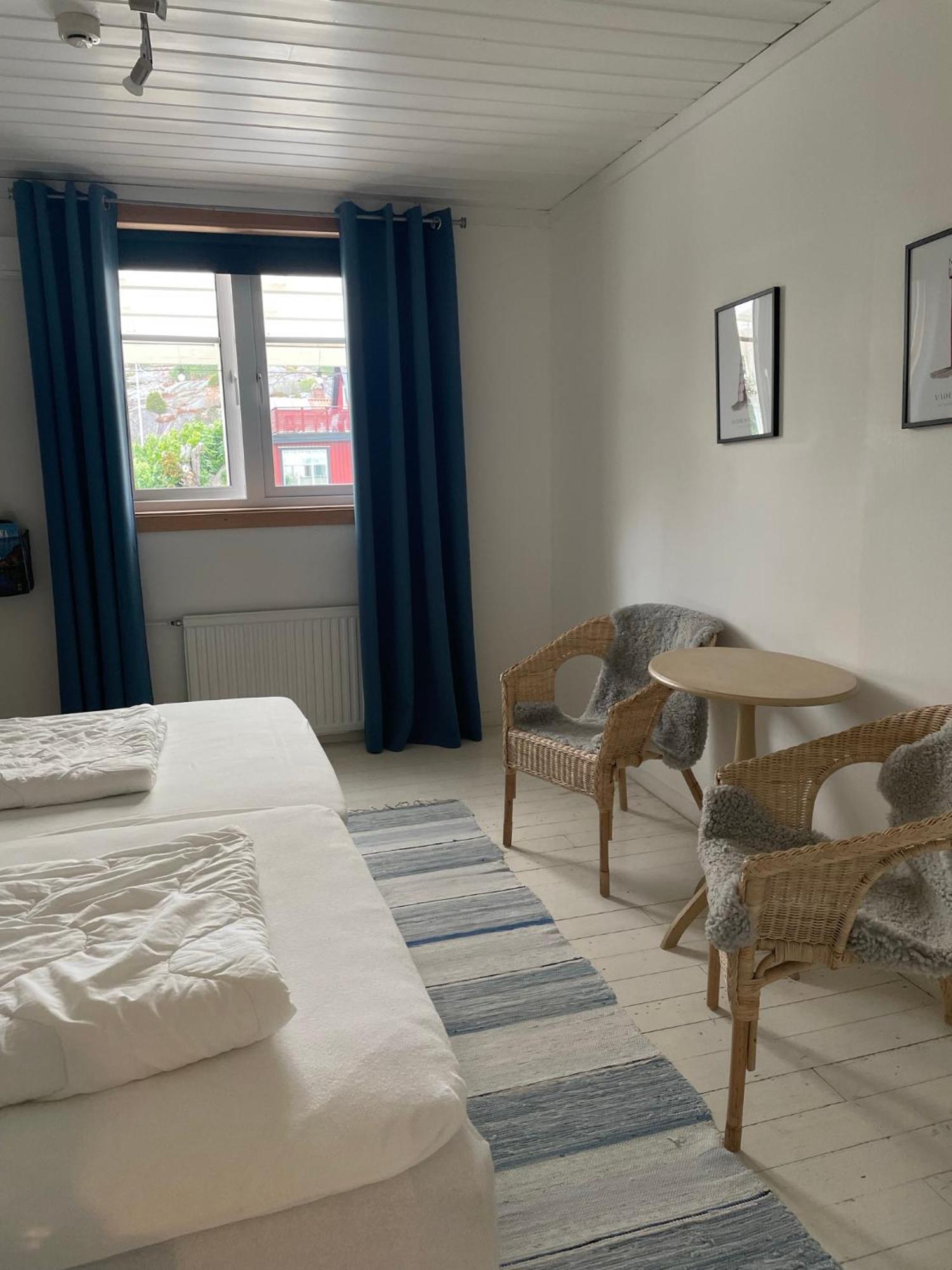 Kustnaera Vandrarhem Hamburgsund Zimmer foto