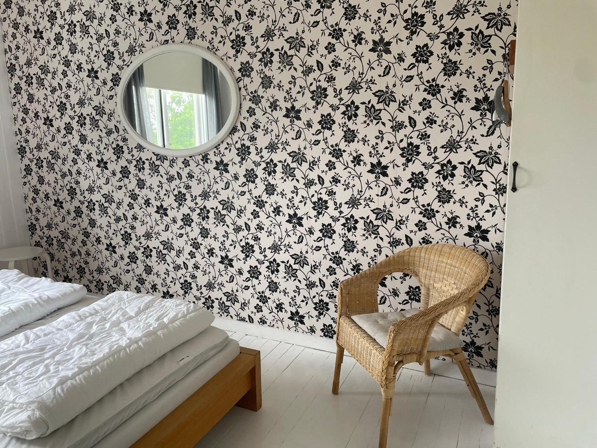 Kustnaera Vandrarhem Hamburgsund Zimmer foto