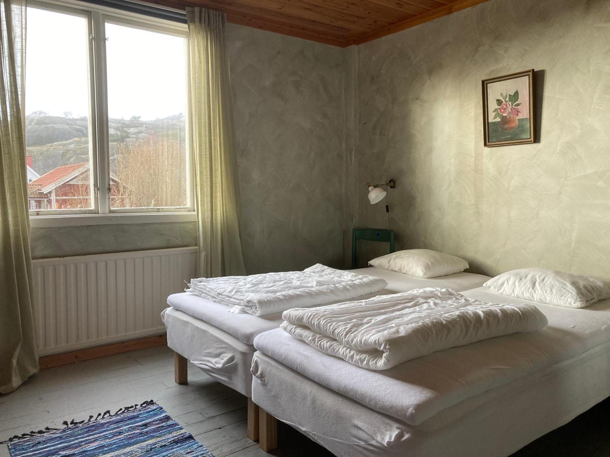 Kustnaera Vandrarhem Hamburgsund Zimmer foto