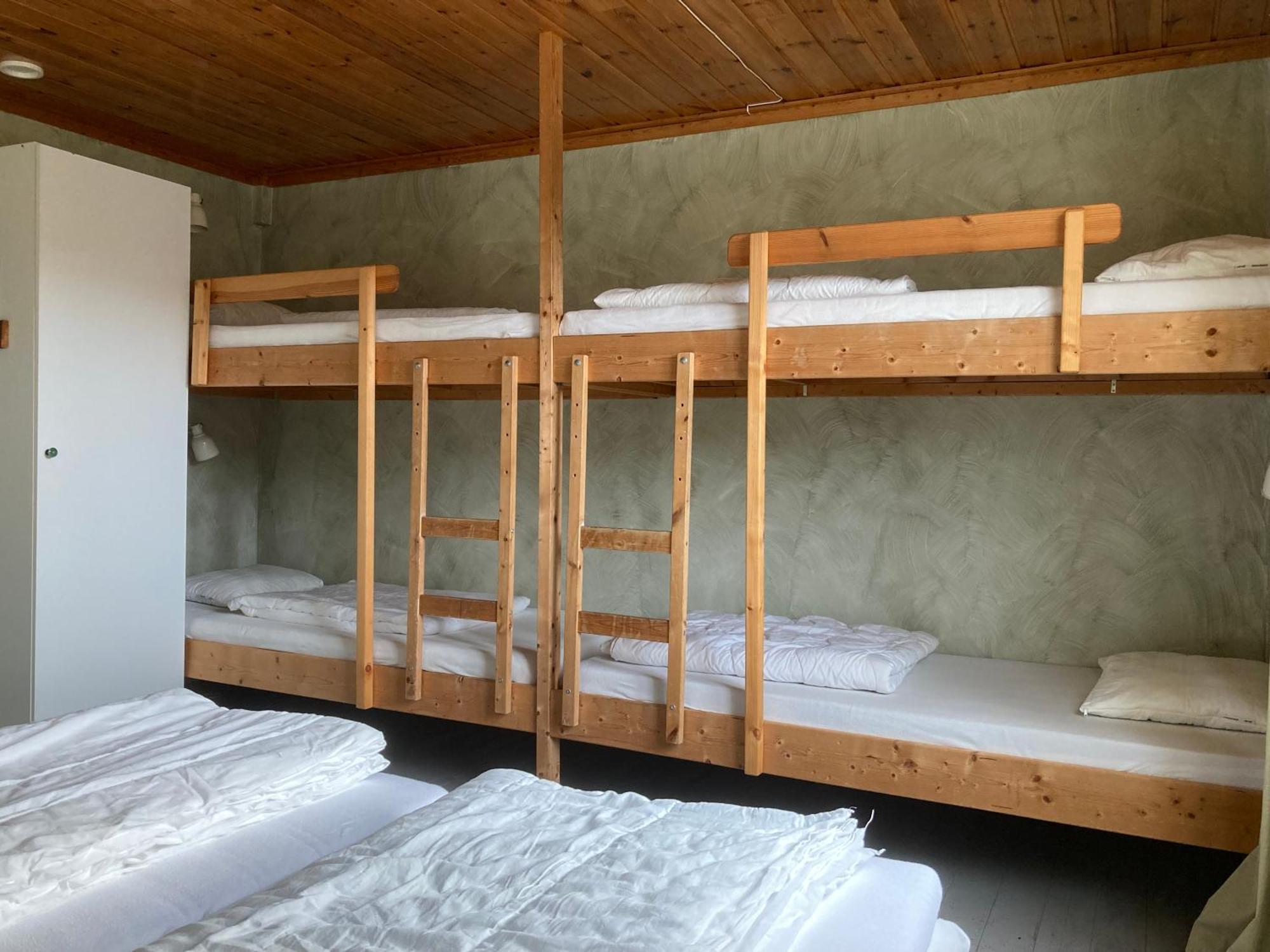 Kustnaera Vandrarhem Hamburgsund Zimmer foto