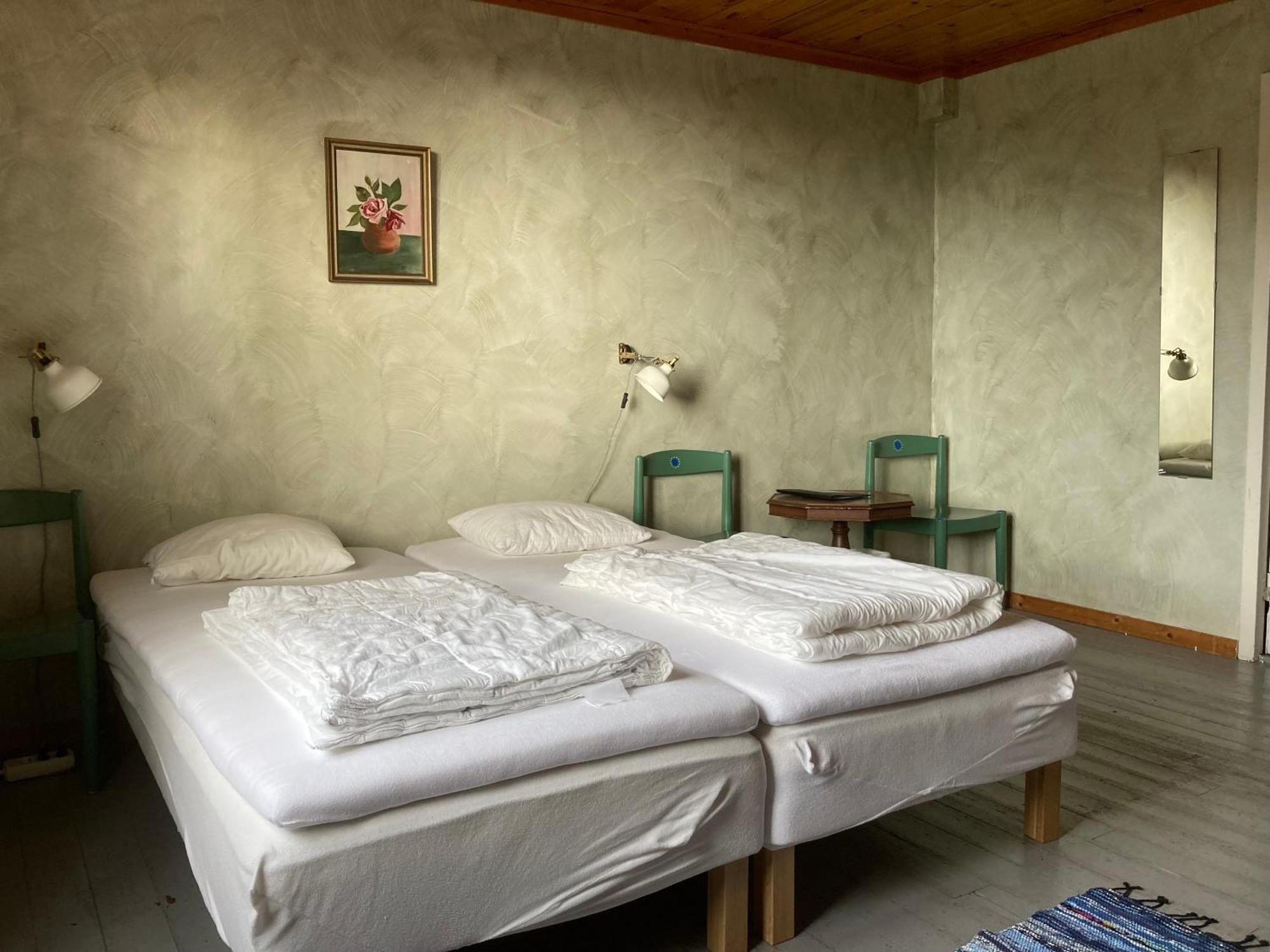 Kustnaera Vandrarhem Hamburgsund Zimmer foto