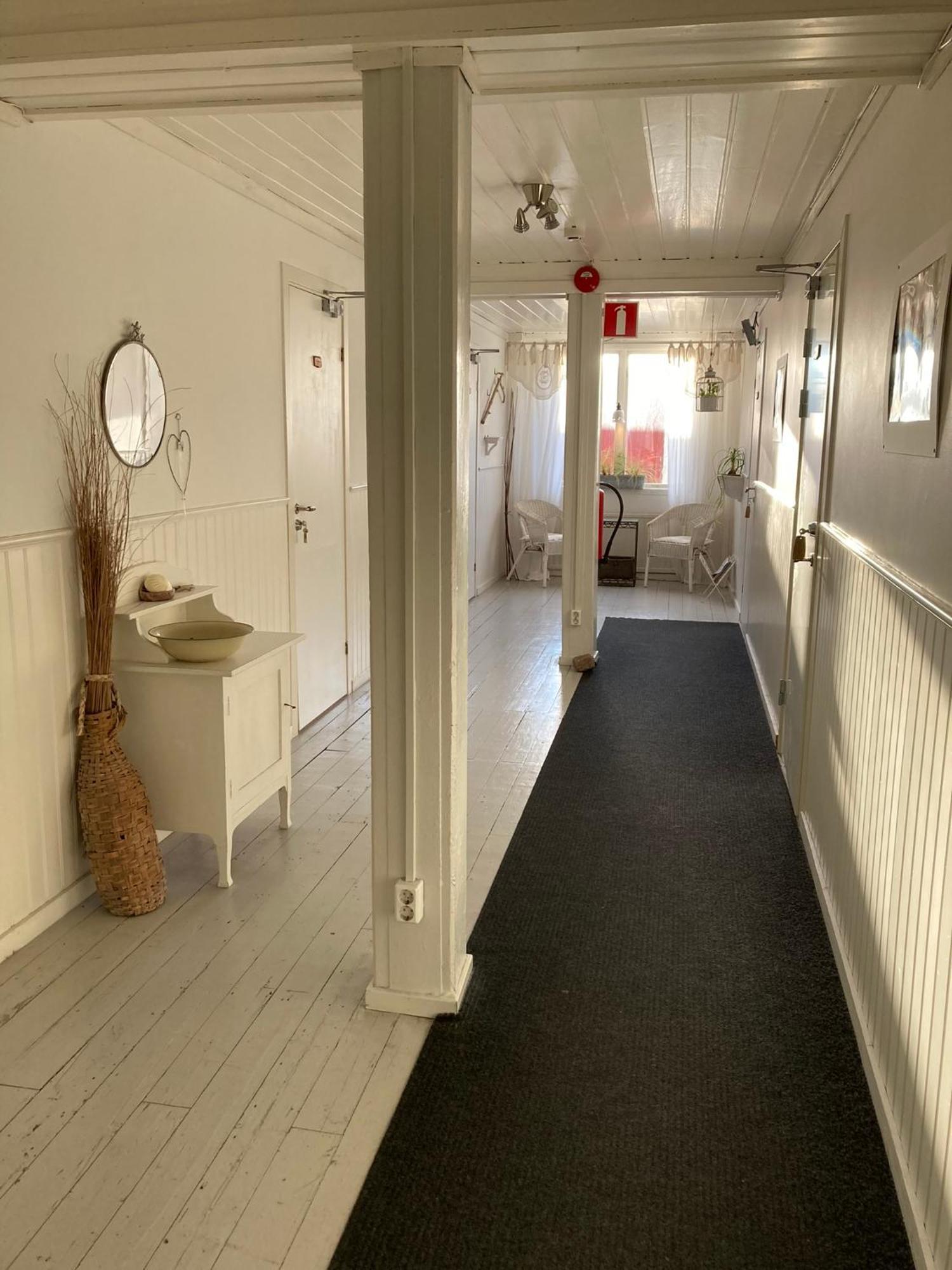 Kustnaera Vandrarhem Hamburgsund Exterior foto